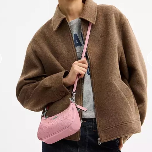 NWT Coach! Teri Mini Crossbody Bag
In Signature Leather With Heart Charm 🌸 - Picture 6 of 9